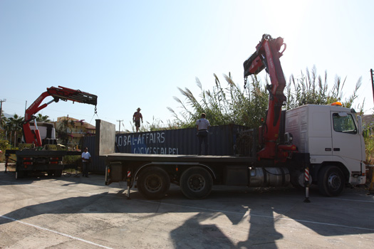 container-arrives-on-crete container-arrives-on-crete